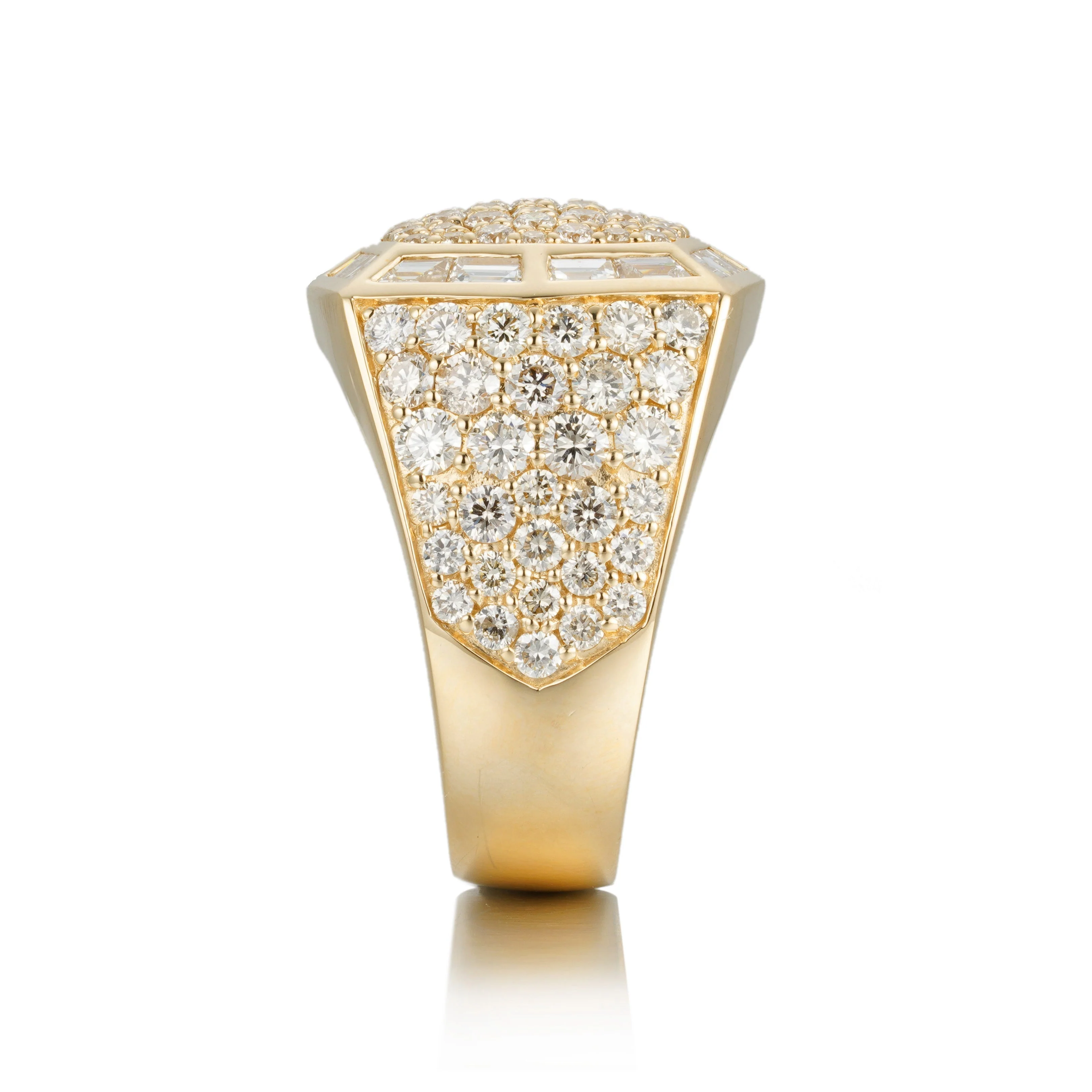 The Monarch's Diamond Ring - Image 3